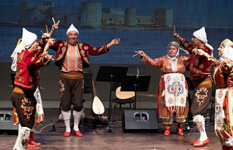 Türkülere Doyduk: Mersin Büyükşehir, Öğretmenler Günü Etkinliğinde Kültürel Zenginliği Taşıdı!